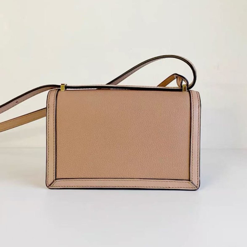 loewe barcelona 荔枝皮橡皮粉小號三角包斜背包19*12*8,98新 配件塵袋-4