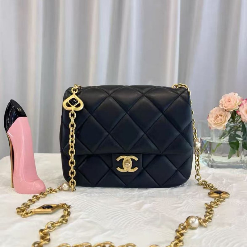 CHANEL 23S 菱格小羊皮 愛心鍊條黑金方胖子 芯片款 16*20.5*6 99新 配件塵袋-0