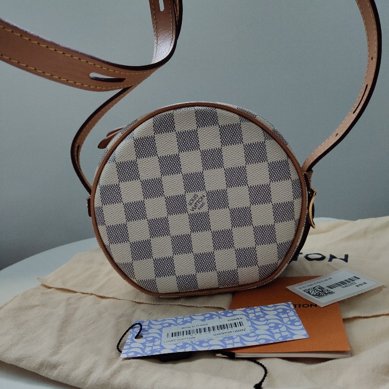 9成新  LV 小號圓餅包 pm 白色棋盤格N40333-2