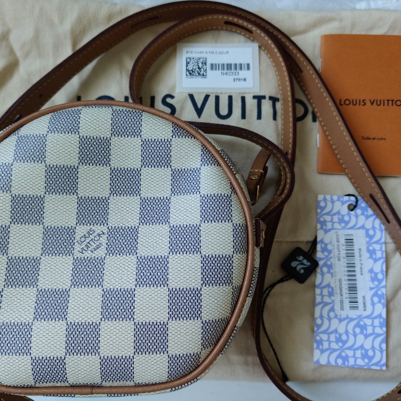 9成新  LV 小號圓餅包 pm 白色棋盤格N40333-4