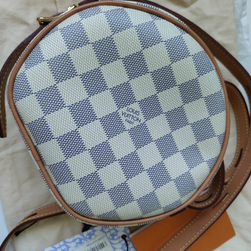 9成新  LV 小號圓餅包 pm 白色棋盤格N40333-7
