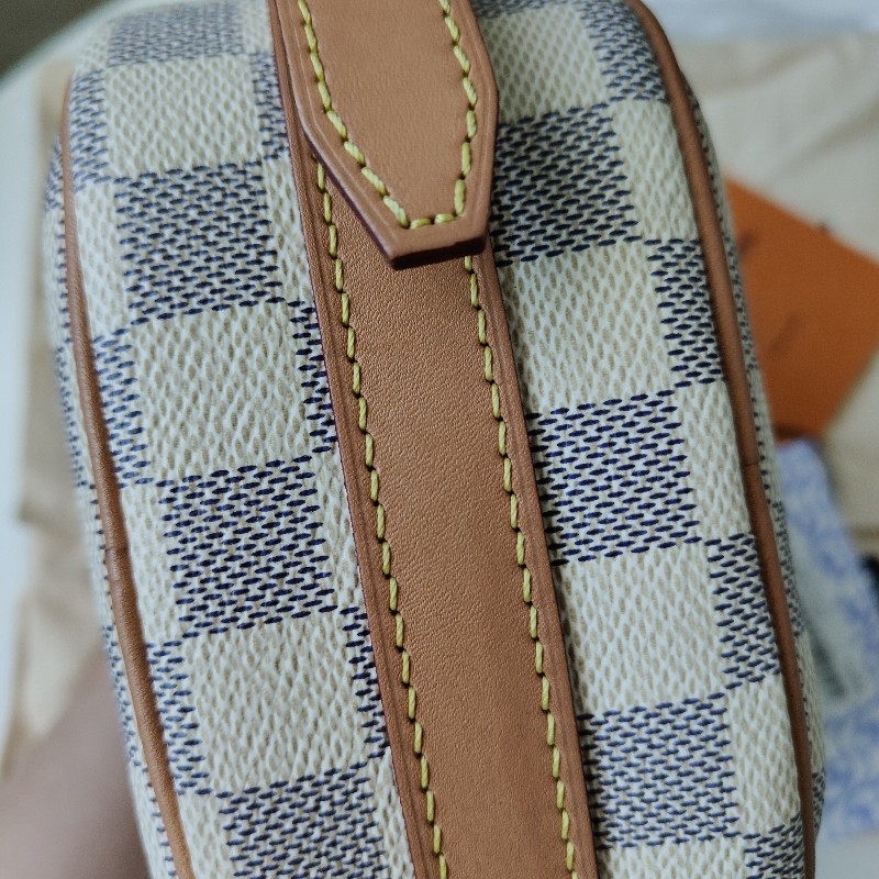 9成新  LV 小號圓餅包 pm 白色棋盤格N40333-14