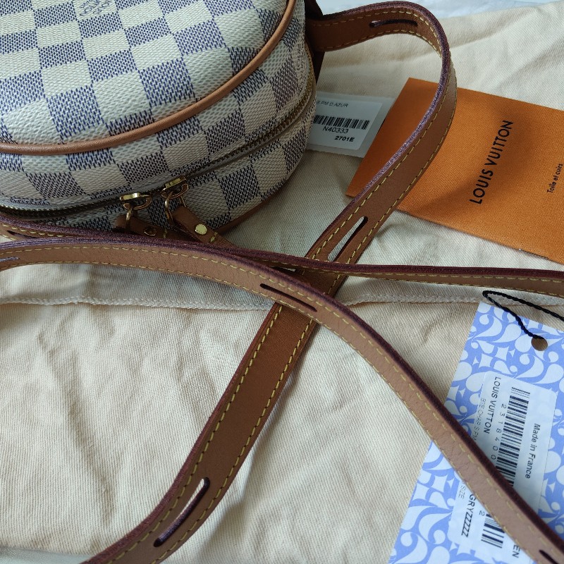 9成新  LV 小號圓餅包 pm 白色棋盤格N40333-30