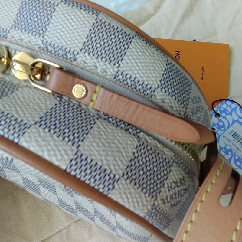 9成新  LV 小號圓餅包 pm 白色棋盤格N40333-33