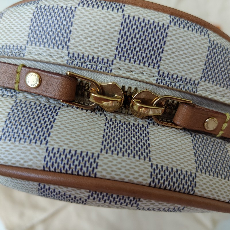 9成新  LV 小號圓餅包 pm 白色棋盤格N40333-34