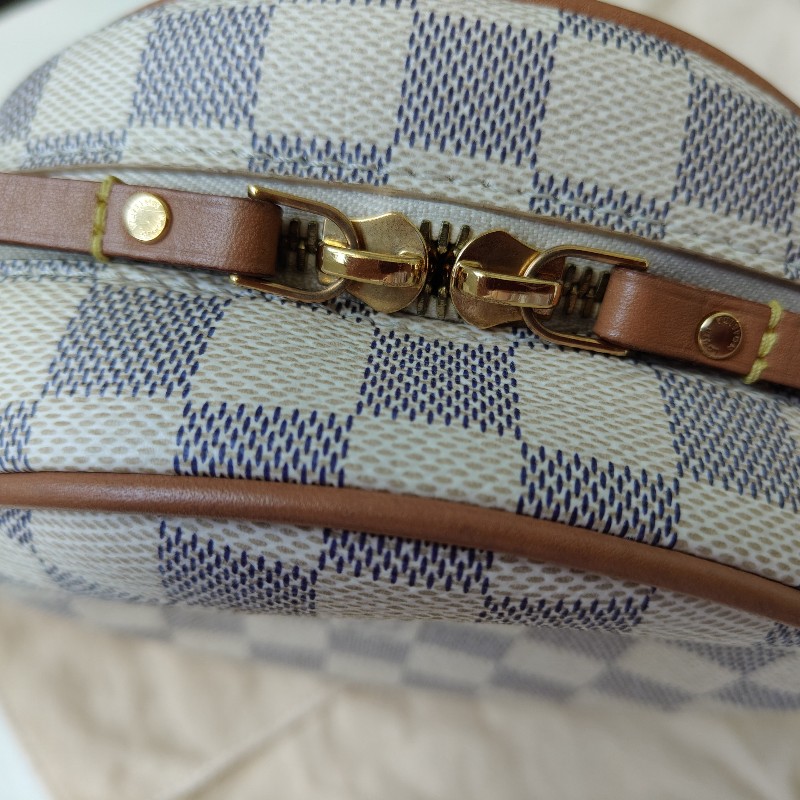 9成新  LV 小號圓餅包 pm 白色棋盤格N40333-35