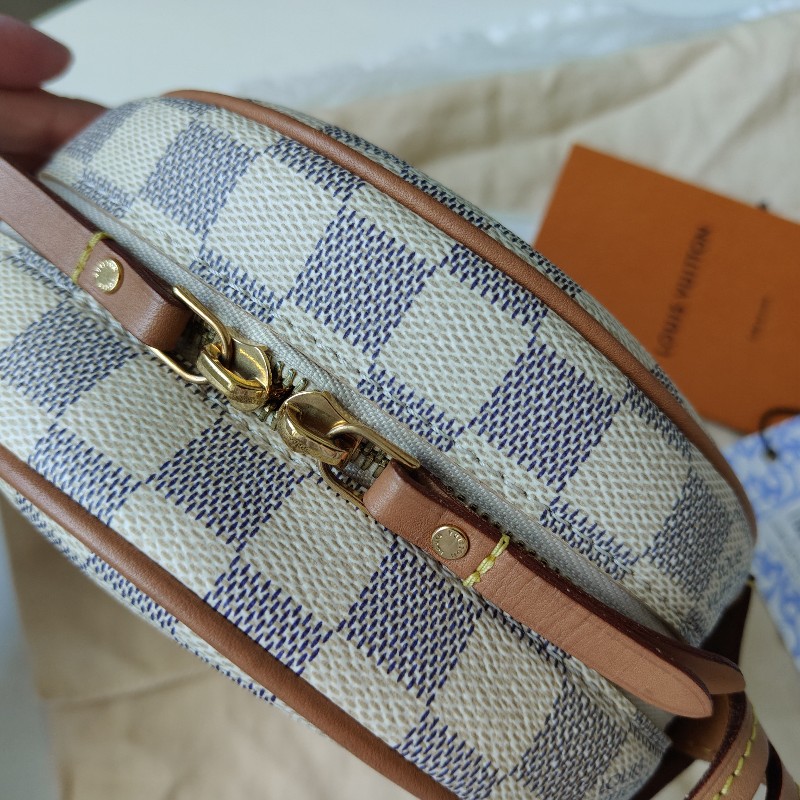 9成新  LV 小號圓餅包 pm 白色棋盤格N40333-36