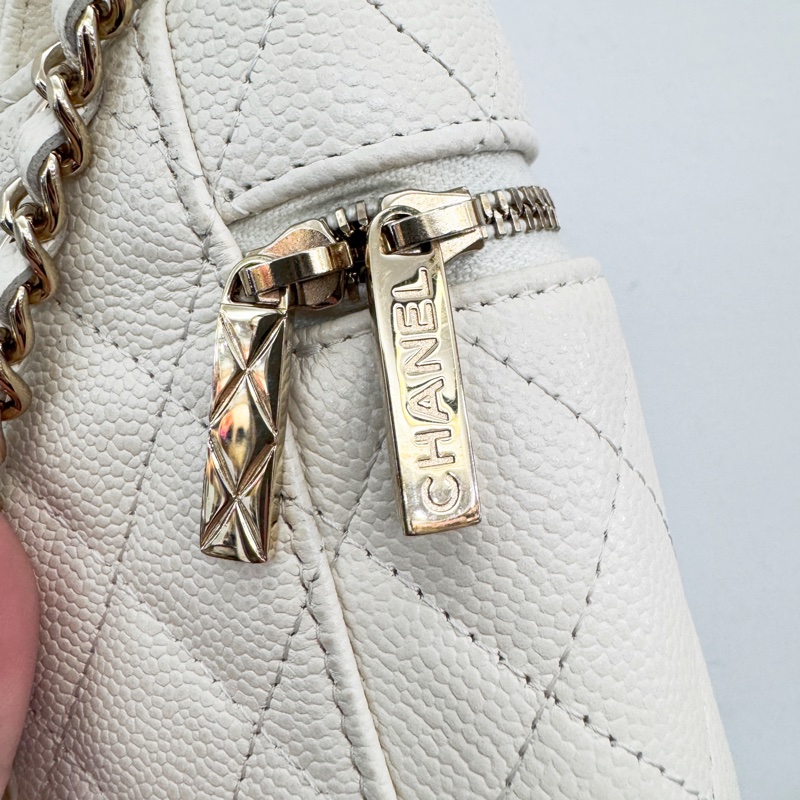 Chanel 白荔枝金釦手提斜背包-9