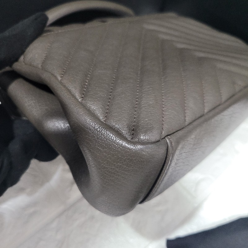 YSL經典郵差包/學院包/
象灰金扣-9