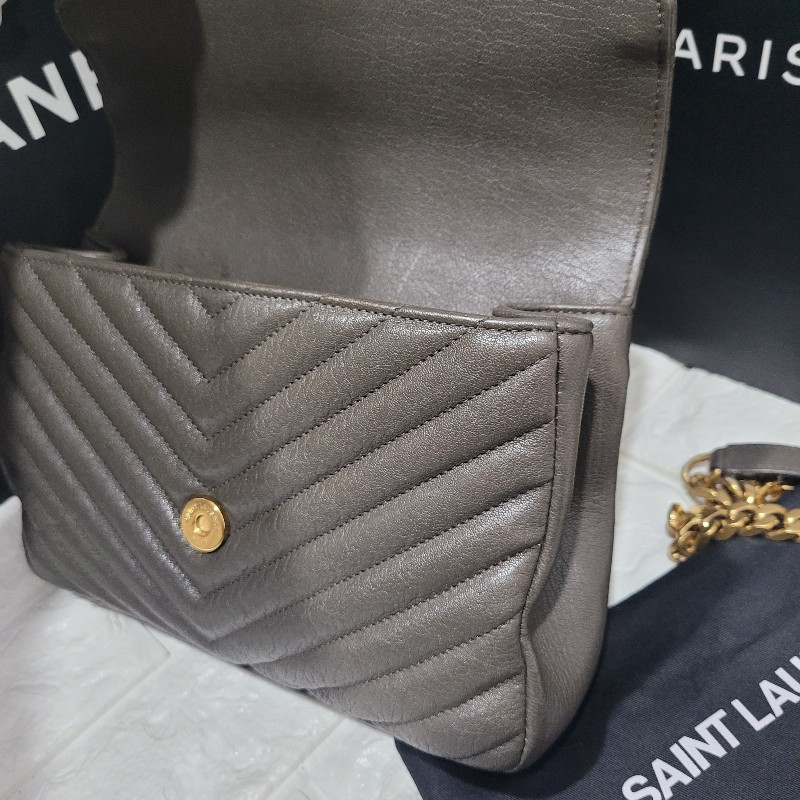 YSL經典郵差包/學院包/
象灰金扣-17