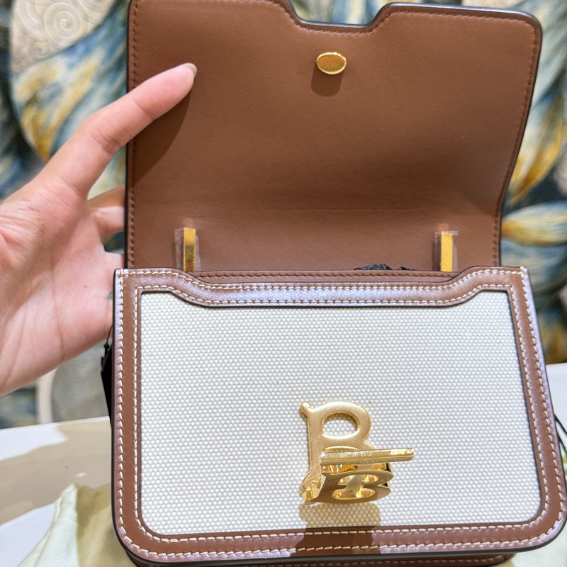 全新Burberry 帆布拼皮革斜背包-5
