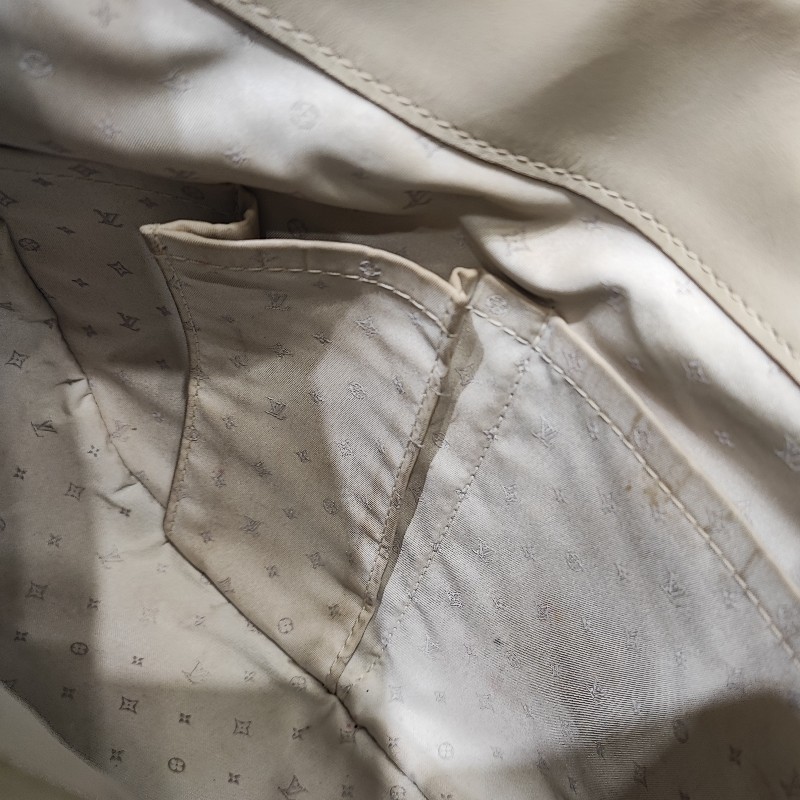 Louis Vuitton Afurioran-22