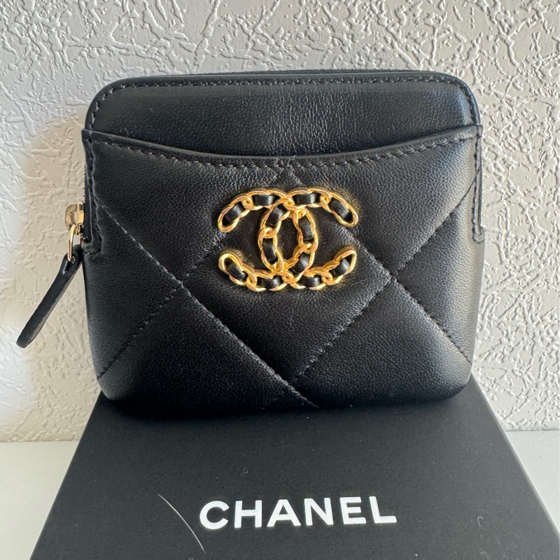 Chanel 黑色19吐司包-0
