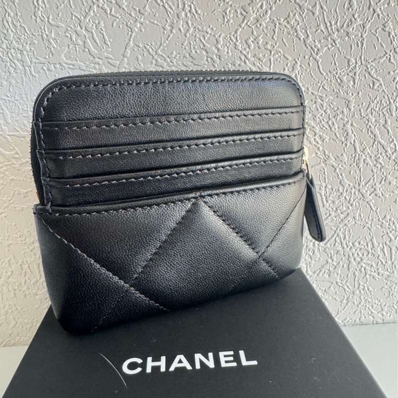 Chanel 黑色19吐司包-1