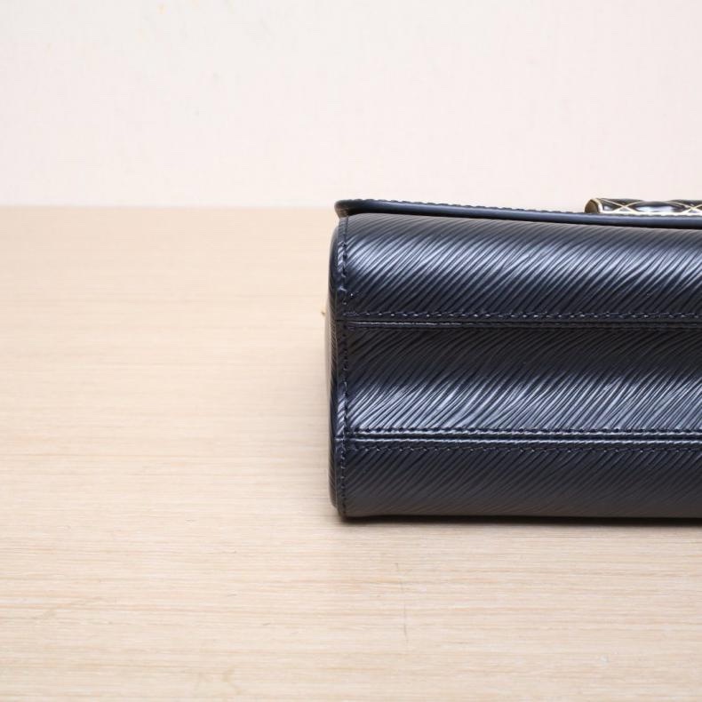 LOUIS VUITTON(路易威登) TWIST 中號 23 黑色 EPI水波紋牛皮 金扣 晶片-3