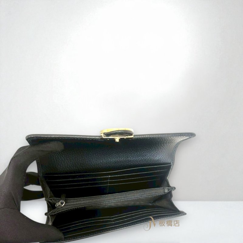 GUCCI 黑色牛皮雙G淡金釦下蓋長夾615524-5