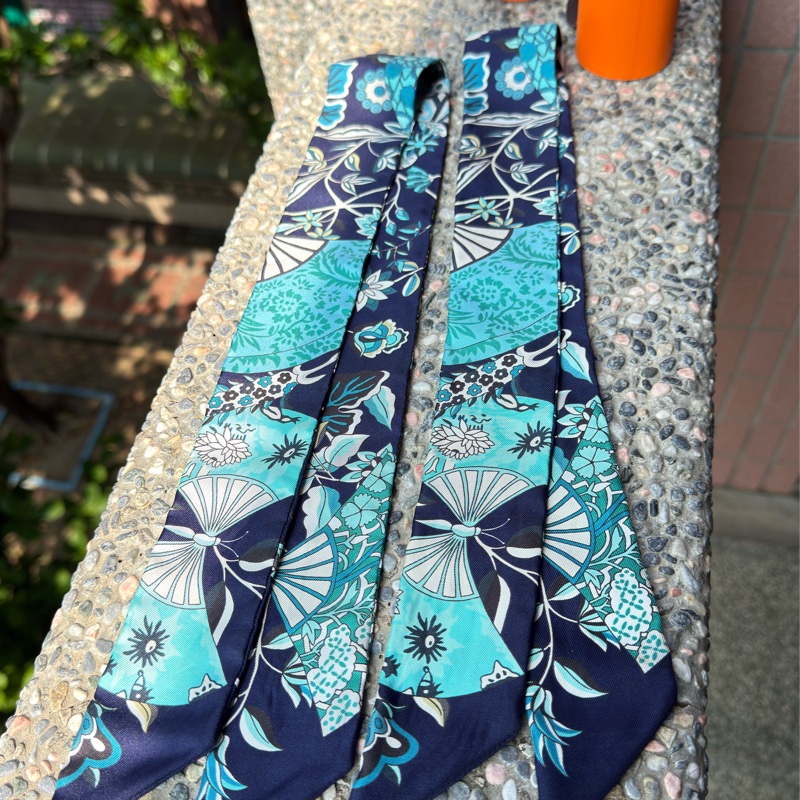 極新真品HERMES深藍花卉印花圖騰Twilly一對-0