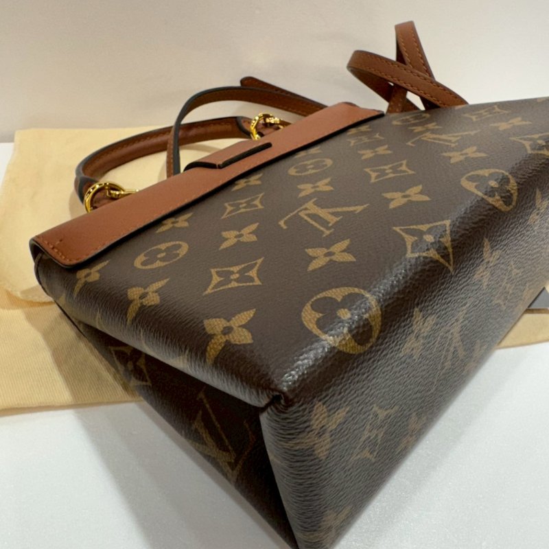 LV LOCKY BB 斜背包/側背包/手提包 M44654 9成新-7