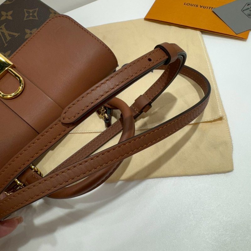 LV LOCKY BB 斜背包/側背包/手提包 M44654 9成新-10