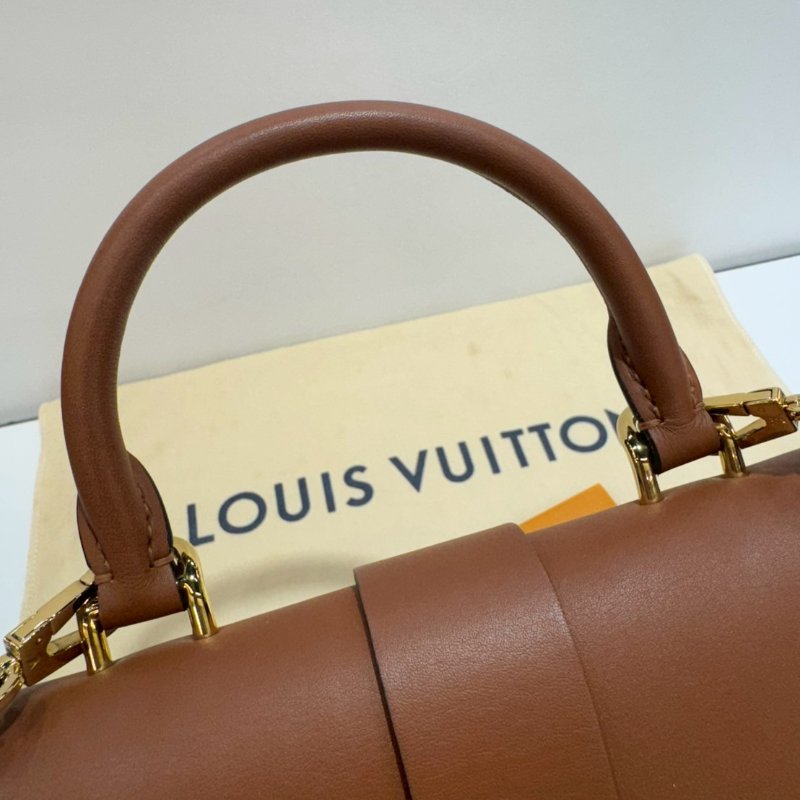 LV LOCKY BB 斜背包/側背包/手提包 M44654 9成新-12