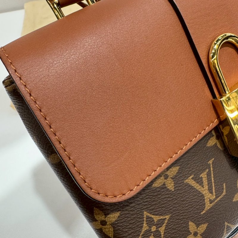 LV LOCKY BB 斜背包/側背包/手提包 M44654 9成新-13