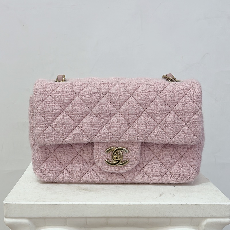CHANEL COCO粉毛呢金釦斜背包20cm-0