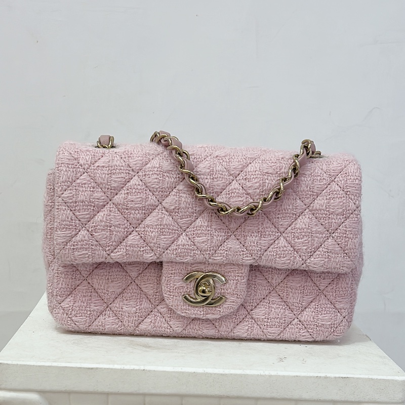 CHANEL COCO粉毛呢金釦斜背包20cm-1