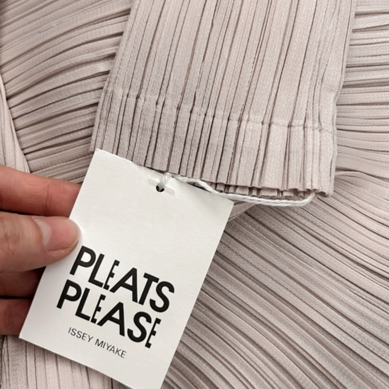 三宅一生PP系列 型號PP33JH167連衣裙V領長袖洋裝 淡粉色-1