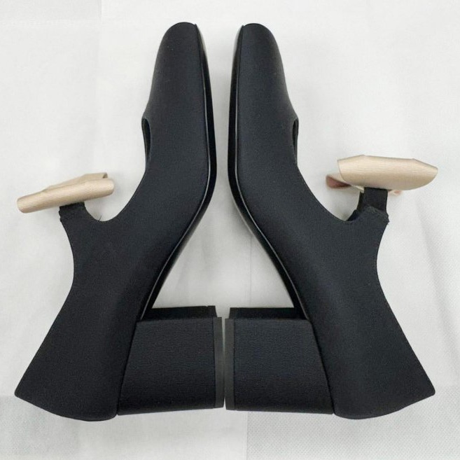 Chanel全新未穿絕美的蝴蝶結瑪莉珍跟鞋-1