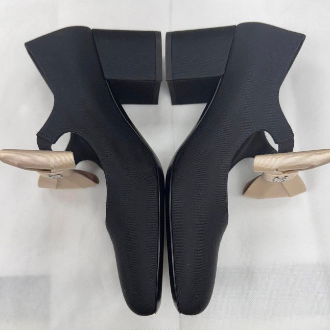 Chanel全新未穿絕美的蝴蝶結瑪莉珍跟鞋-2