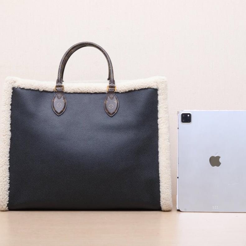 LOUIS VUITTON(路易威登) 黑色 羊羔毛 2020 Onthego 大號 手提包-2