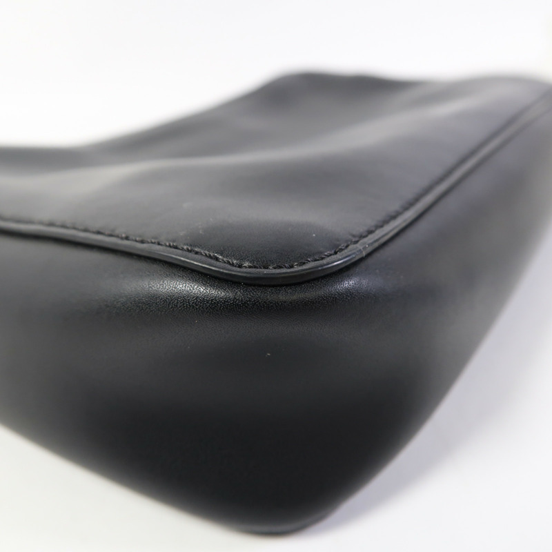 Valentino 皮革VLTN Garavami Cross Bag銀扣肩背袋-9