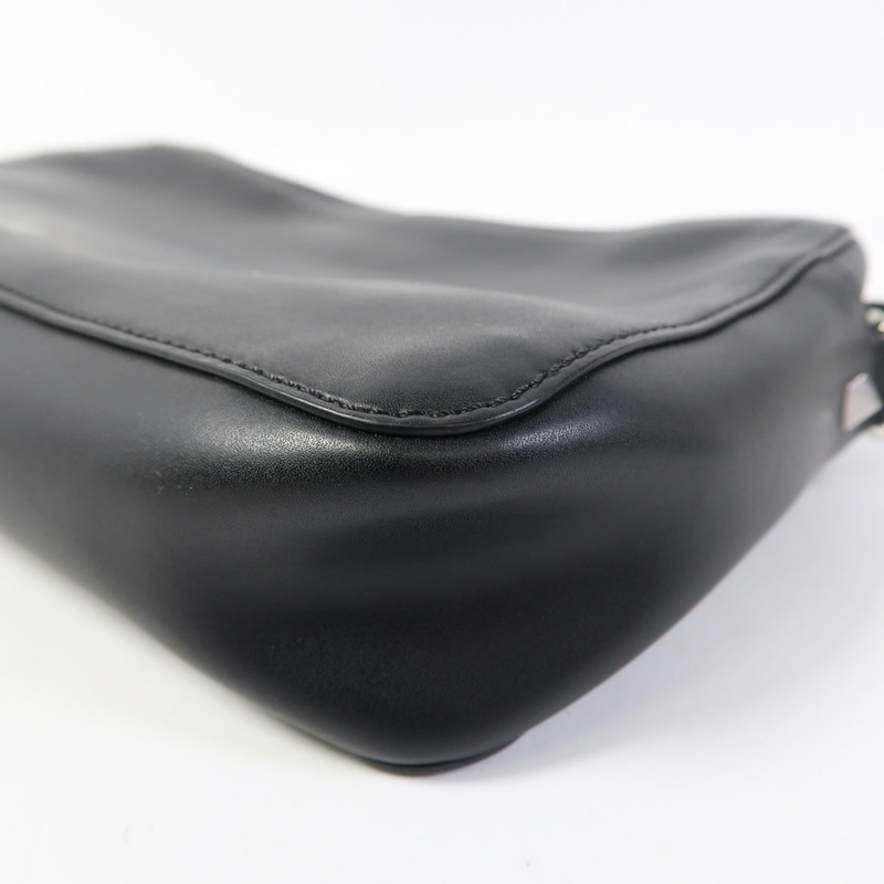 Valentino 皮革VLTN Garavami Cross Bag銀扣肩背袋-10