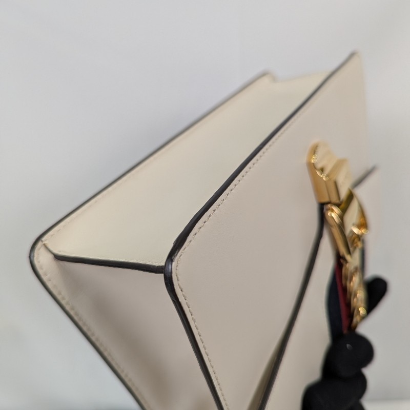 莉亞精品♡Gucci Sylvie 白 近新美包-13