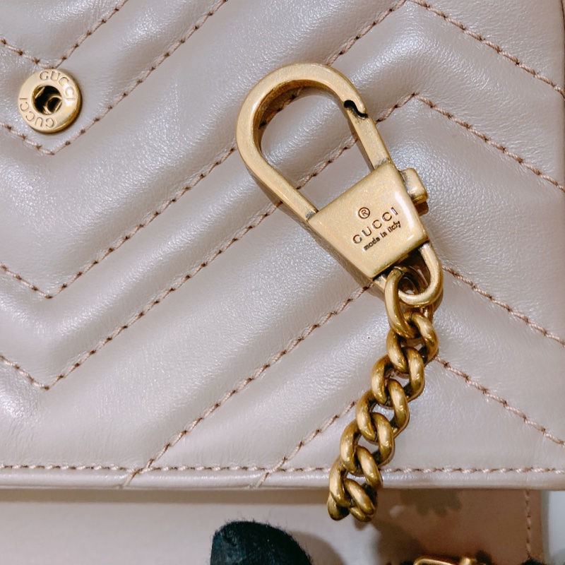 TW4423 GUCCI 古馳迷你經典GG字鍊帶包包MINI GG MARMONT CHAIN BAG CALFSKIN-14