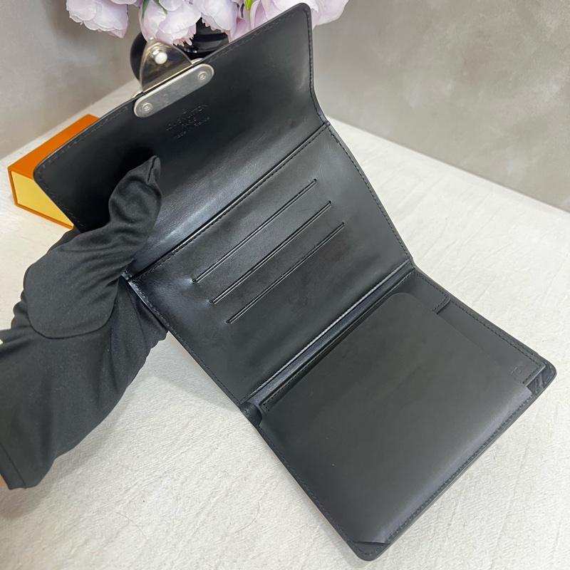 Louis Vuitton 硬殼扣式手提錢包 含卡夾-10