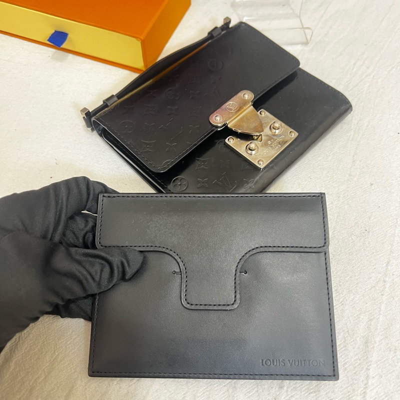 Louis Vuitton 硬殼扣式手提錢包 含卡夾-12