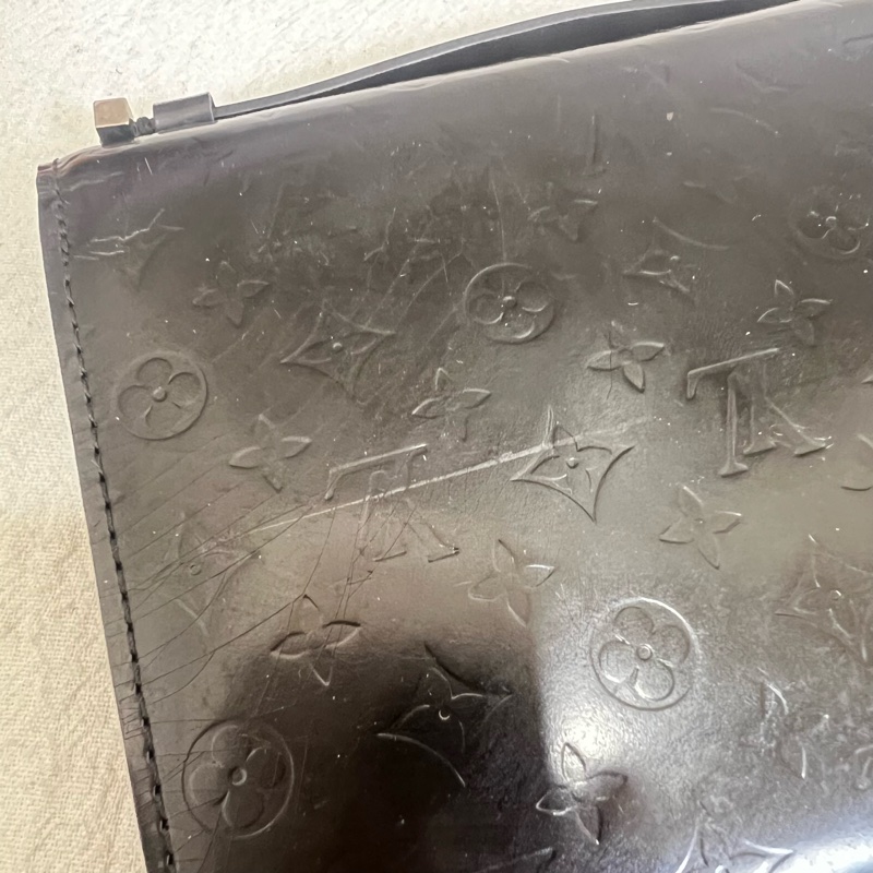 Louis Vuitton 硬殼扣式手提錢包 含卡夾-13
