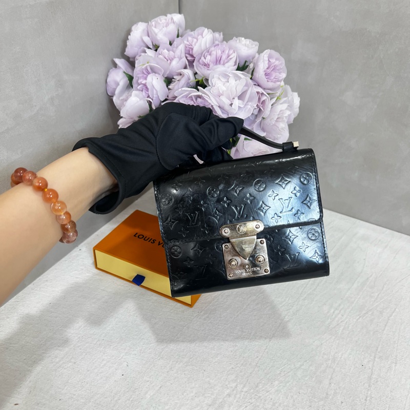 Louis Vuitton 硬殼扣式手提錢包 含卡夾-15