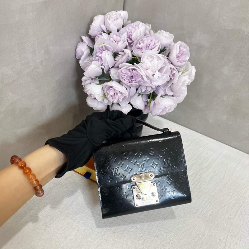 Louis Vuitton 硬殼扣式手提錢包 含卡夾-16