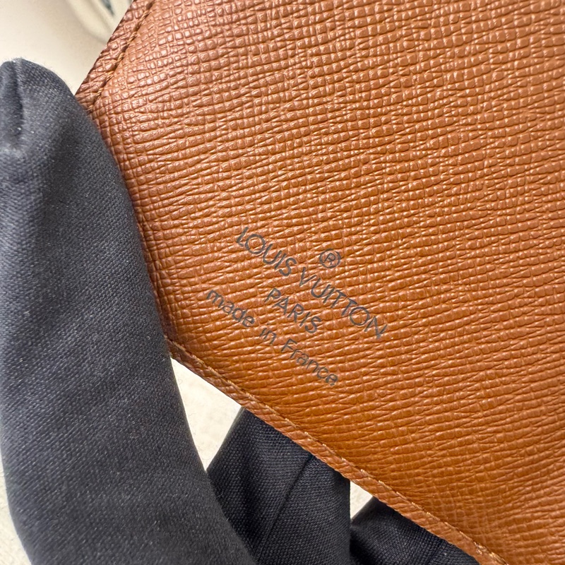 Louis Vuitton 曼哈頓金釦短夾-10