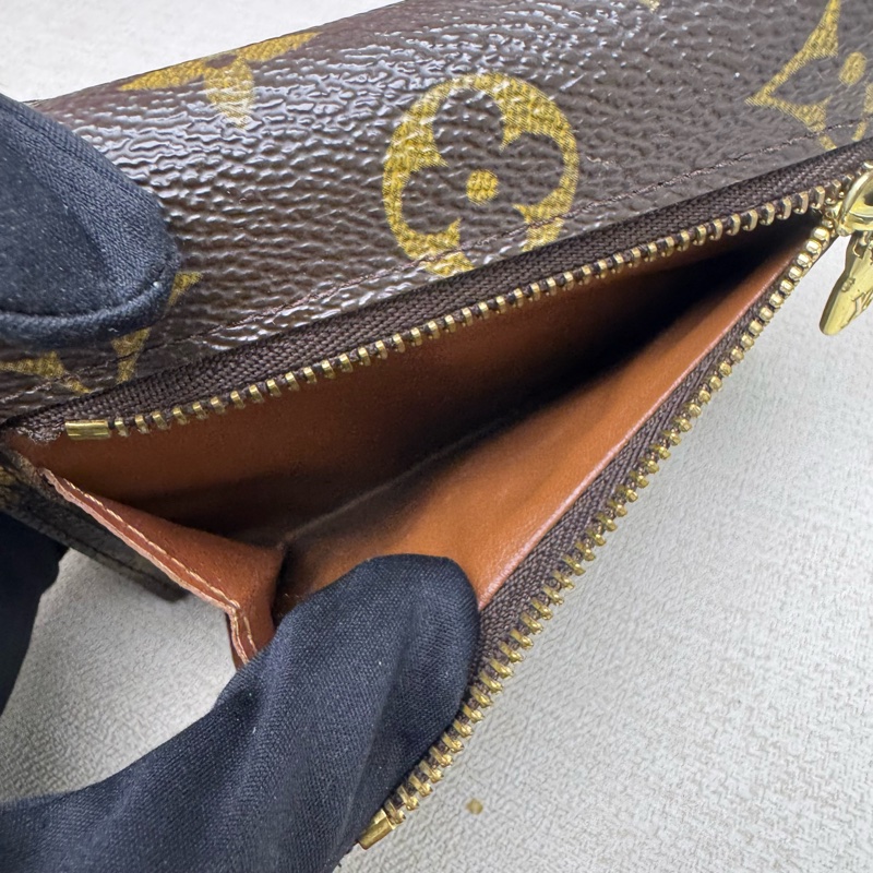 Louis Vuitton 曼哈頓金釦短夾-13