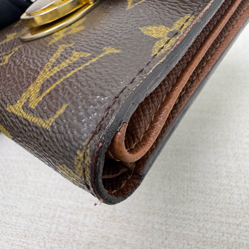 Louis Vuitton 曼哈頓金釦短夾-15