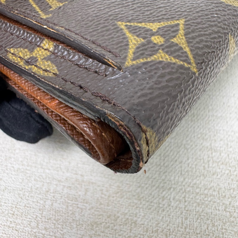 Louis Vuitton 曼哈頓金釦短夾-16