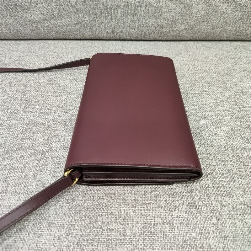 BURBERRY Hazelmere 80463091 LOGO WOC 巧克力色牛皮 發財長夾 手拿包 斜背包 護照包 肩背包 斜背包 腋下包 胸口包 多用途 全新-8