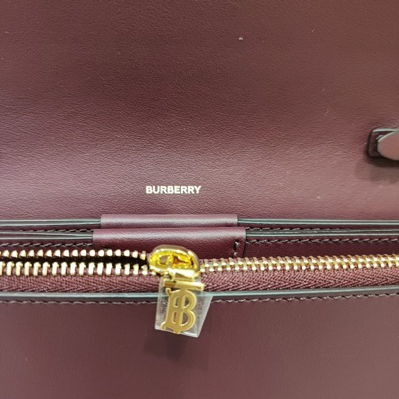 BURBERRY Hazelmere 80463091 LOGO WOC 巧克力色牛皮 發財長夾 手拿包 斜背包 護照包 肩背包 斜背包 腋下包 胸口包 多用途 全新-17