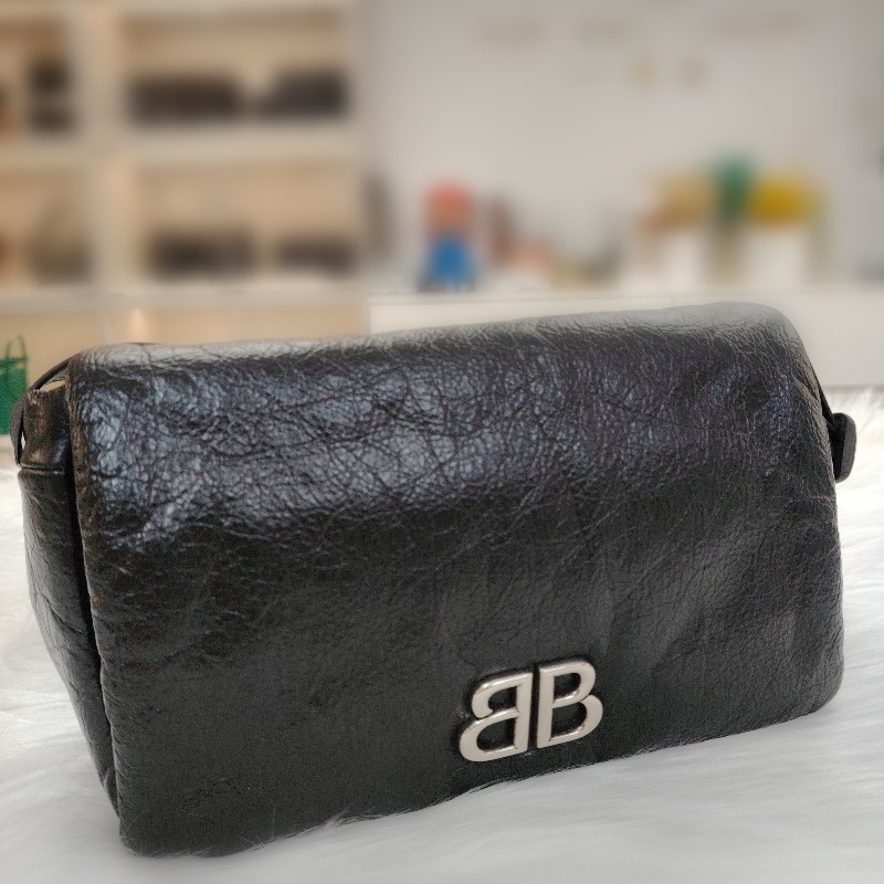 Balenciaga巴黎世家 新款monaco flap bag 郵差包-1