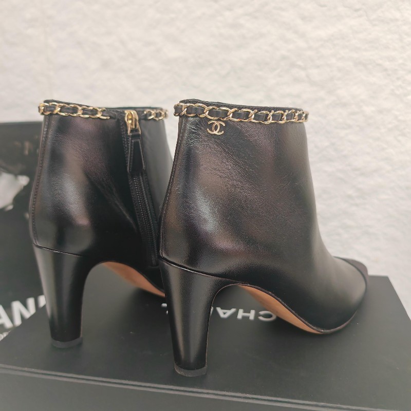Chanel 香奈兒經典雙C黑鏈尖頭短靴 36碼-2