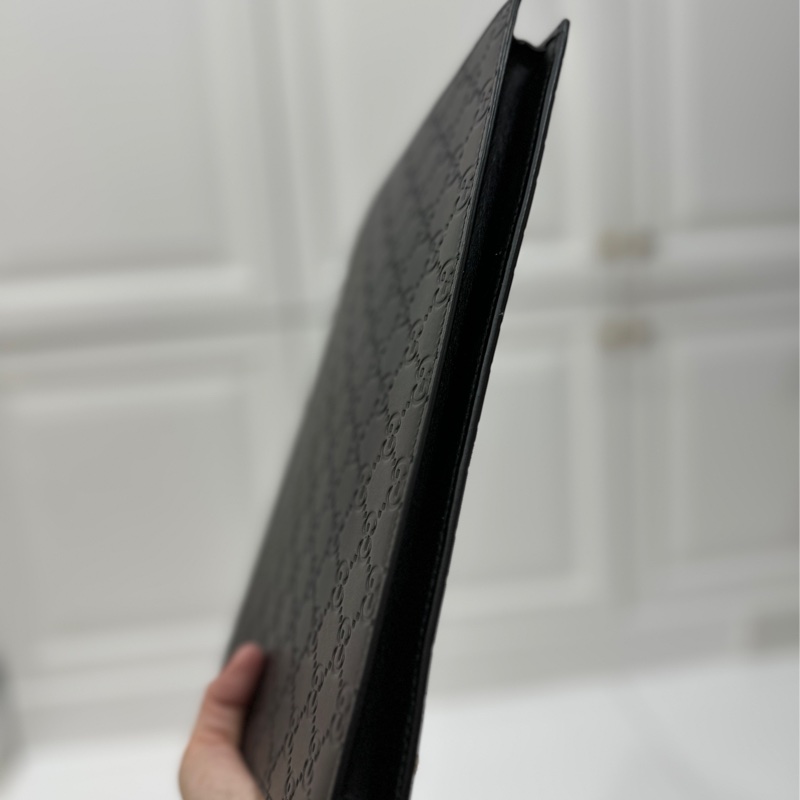 Gucci 爆款🔥 黑色 全皮壓紋 手拿包 文件包 手提包 公文包-10