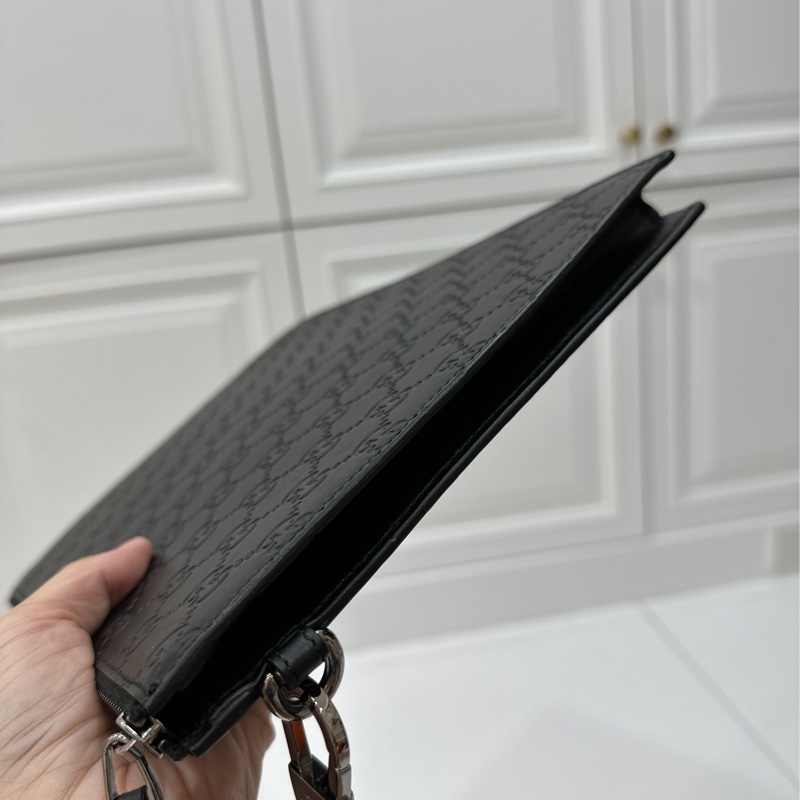 Gucci 爆款🔥 黑色 全皮壓紋 手拿包 文件包 手提包 公文包-12